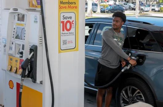 US Retail Sales Surge as Iran War Drives Gas Prices Higher