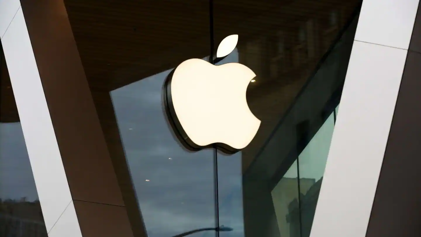 Apple Seeks Publisher Deals to Give Siri AI Access to Real-Time News Content