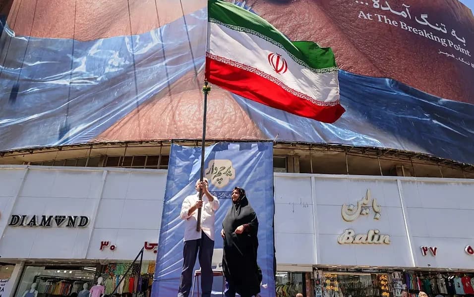Asian Stocks Rise While U.S. Futures Slip Amid Progress in U.S.-Iran Talks