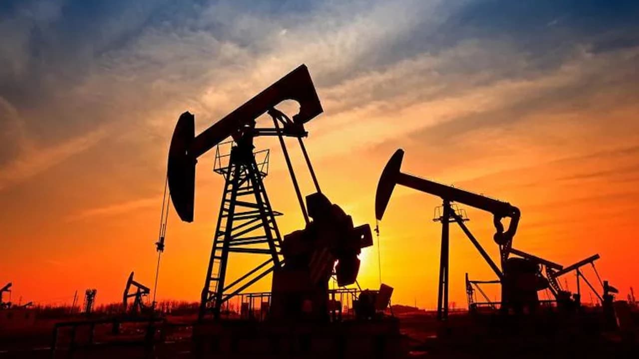 Global Markets Slide as Oil Surges Above $100 Amid Middle East Tensions